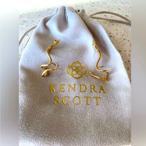 Kendra Scott Bevin Snake Ear Crawlers
